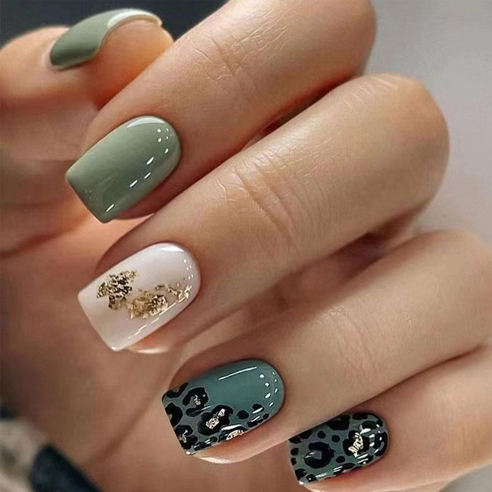 Nail Art Press On - 24 قطعة من الأظافر الصناعية القصيرة،