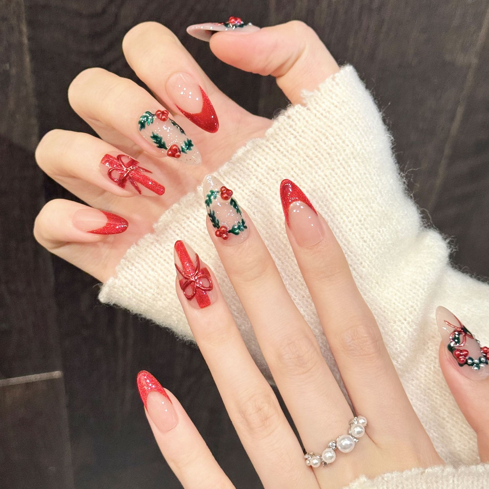 10 قطعة عيد الميلاد الأحمر عار - مراجعة Nail Art Press On وسعره