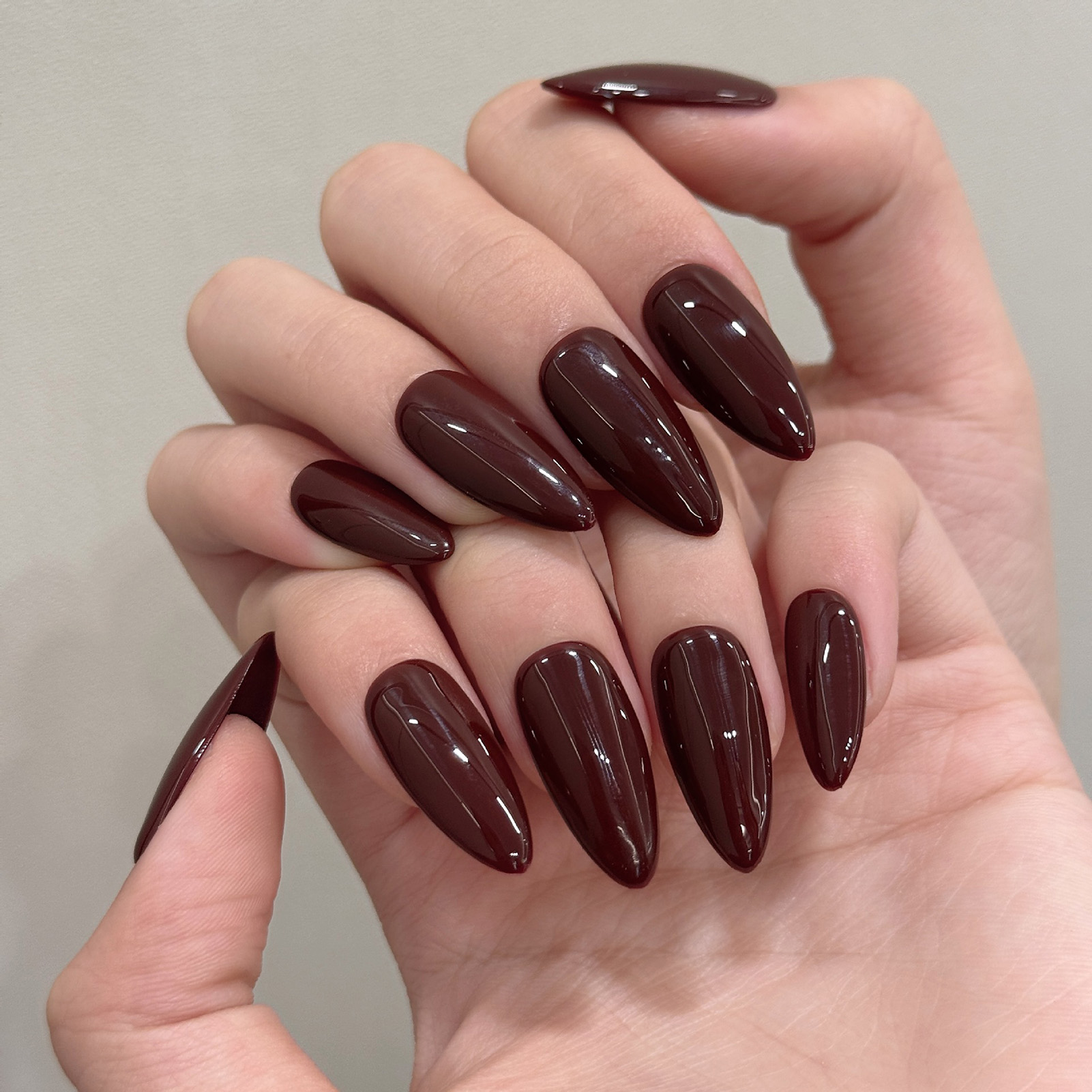 10 قطع أظافر صناعية يدوية الصن - مراجعة Nail Art Press On وسعره